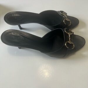 AUTHENTIC VINTAGE GUCCI HORSEBIT ACCENT LEATHER SLIDES (USED)